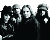 Mötley Crüe - E