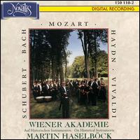 Wiener Akademie Play Mozart, Haydn... von Martin Haselböck