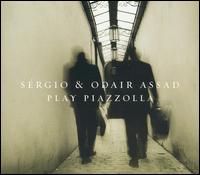 Sérgio & Odair Assad Play Piazzolla von Sergio Assad & Odair Assad