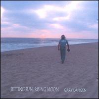 Setting Sun, Rising Moon von Gary Langen