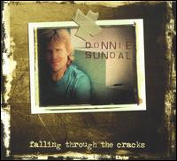 Falling Through the Cracks von Donnie Sundal