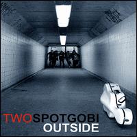 Outside von Two Spot Gobi